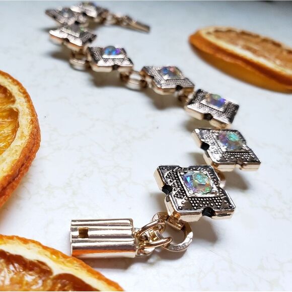 Vintage Goldtone & Rhinestone Link Bracelet - Picture 2 of 4